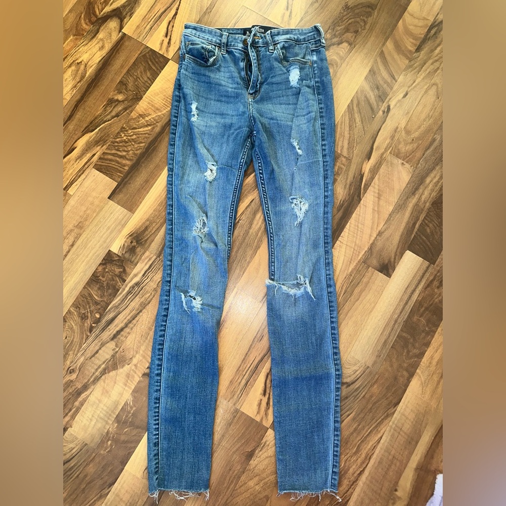 Medium wash Hollister jeans
